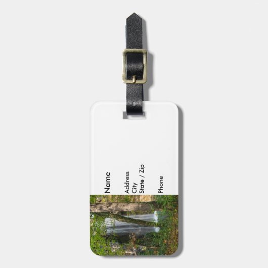 Wasserfall im Wald Gepäckanhänger (Vorderseite vertikal)