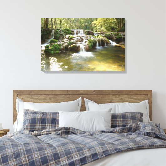 Wasserfall im Wald Leinwanddruck (Insitu (Schlafzimmer))