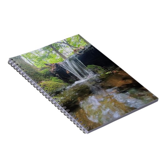 Wasserfall im Wald Notizblock (Rechte Seite)