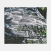 Wasserfall im Wald, Oregon Fleecedecke (Vorderseite (Horizontal))