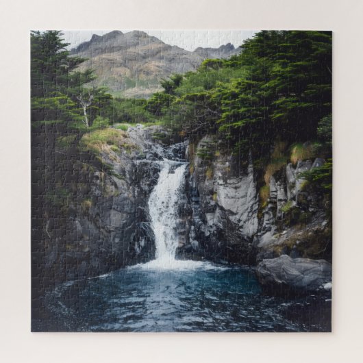 Wasserfall im Wald Puzzle (Vertikal)