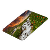 Wasserfall in den Bergen mit Blume Magnet (Linke Seite)