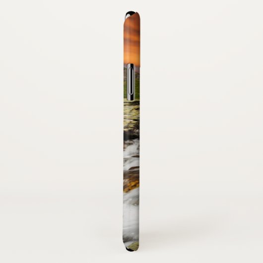 Wasserfall in den Bergen mit Blumen Case-Mate iPhone Hülle (Hinten/Rechts)