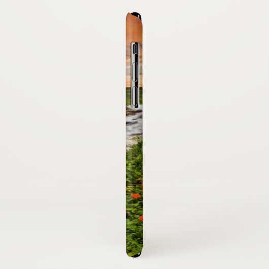 Wasserfall in den Bergen mit Blumen Case-Mate iPhone Hülle (Hinten/Links)