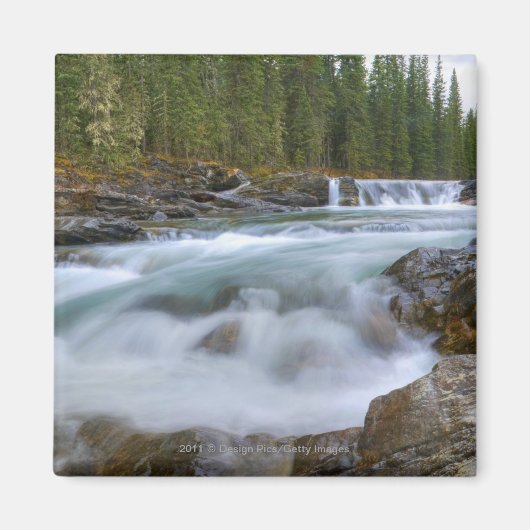Wasserfall in der Schafe in den Felsen Magnet (Vorne)