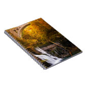 Wasserfall in der Vintgar Schluchtschlucht im Notizblock (Rechte Seite)