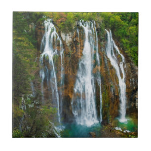 Wasserfall in erhöhter Ansicht, Kroatien Fliese