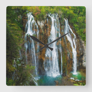 Wasserfall in erhöhter Ansicht, Kroatien Quadratische Wanduhr