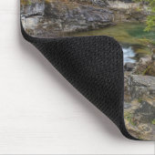 Wasserfall in kanadischen Rocky Mountains Mousepad (Ecke)