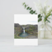 Wasserfall in See Postkarte (Stehend Vorderseite)