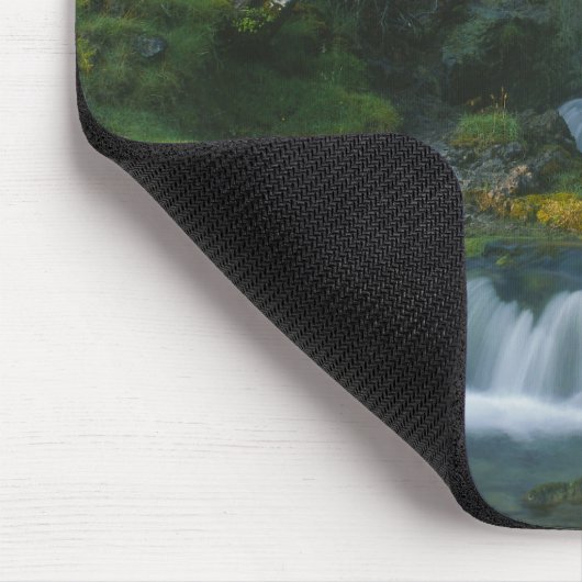 Wasserfall, Insel Skye, Schottland Mousepad (Ecke)