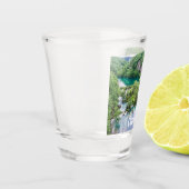 Wasserfall-Kaskade im Park der Plitvice Seen, Kroa Schnapsglas (Links)