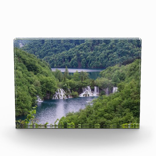 Wasserfall Kaskade mit grünem Wald in Kroatien Fotoblock (Vorderseite)