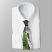 Wasserfall nahe Hilo, Hawaii Krawatte (Gebunden)