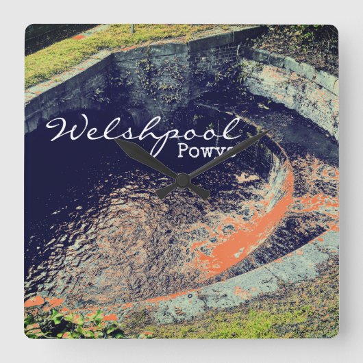 Wasserfall & Pool in Welshpool, Powys Quadratische Wanduhr (Vorderseite)