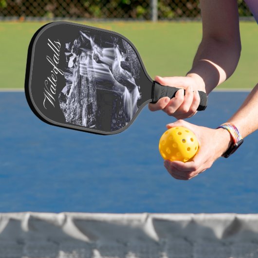 Wasserfall Schwarz/Weiß Pickleball Schläger (InSitu)