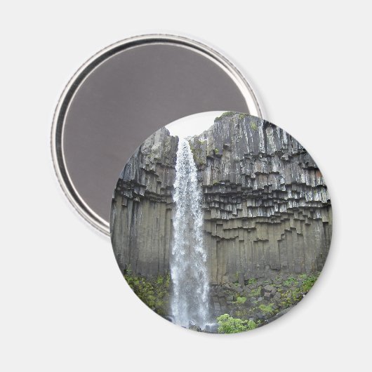 Wasserfall Svartifoss, Island Magnet (Vorderseite/Rückseite)