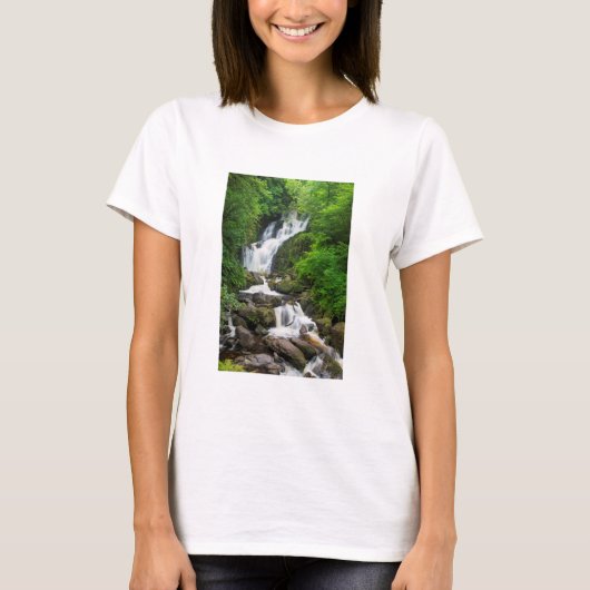 Wasserfall Torc landschaftlich, Irland T-Shirt (Vorderseite)