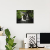 Wasserfall und grüne Blätter Natur Foto Poster (Heimbüro)