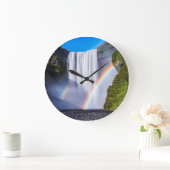 Wasserfall und Regenbogen Große Wanduhr (Zuhause)
