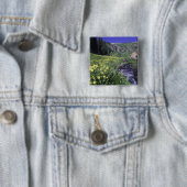 Wasserfall und Wildblumen auf Almwiesen, 2 Button (Beispiel)