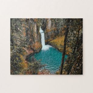 Wasserfall versteckt im Wald Puzzle