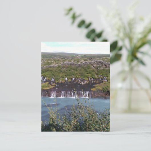 Wasserfall von Hraunfossar in Island Postkarte (Stehend Vorderseite)