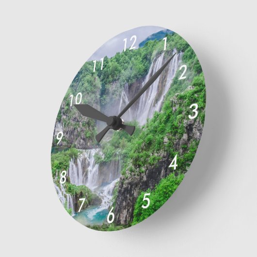 Wasserfall von Plitvicer Seen Runde Wanduhr (Winkel)