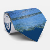 WASSERFALL, WALD, NATURSCHUTZ KRAWATTE (Gerollt)