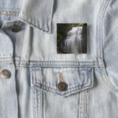 Wasserfälle, die hinunter eine Felsen-Klippe Button (Beispiel)