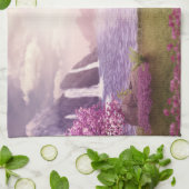 Wasserfälle und Kirchen Bäume um den See Geschirrtuch (Gefaltet)