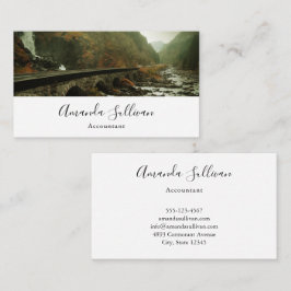 Wasserfälle und Wälder im landschaftlichen Foto Visitenkarte