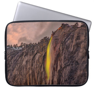 WASSERFÄLLE UNTER WEISSEN HIMMELN LAPTOPSCHUTZHÜLLE