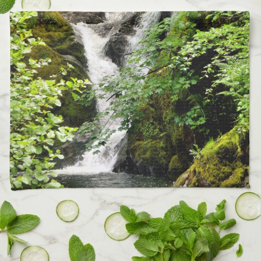 WASSERFALLS GESCHIRRTUCH (Gefaltet)