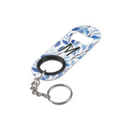 Wasserfarbe Blau Blatt Mosaik Feine Kunst Monogram Mini Flaschenöffner (Rückseite Schrägansicht)