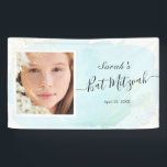 Wasserfarbe Blau x Gold Foto Bat Mitzvah Banner<br><div class="desc">Dieses elegante und elegante Foto-Banner zeichnet sich durch einen weißen Hintergrund mit türkisblauen Pinselstrichen in Aquarellfarben und Imitats mit goldenen Spritzern aus. Personalisieren Sie es für Ihre Bedürfnisse. Mehr passende Produkte finden Sie in meinem Geschäft.</div>
