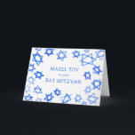 Wasserfarbe Blaue Stars MAZEL TOV Bat Mitzvah Karte<br><div class="desc">Perfekt Spaß MAZEL TOV Karte für eine Fledermaus Mitzvah, Bar mitzvah oder andere jüdische Feier senden! Handgefertigte Aquarellkunst für Sie vorne und innen leer! Vollständig anpassbar! Klicken Sie auf "Personalisieren" oben, um den Text zu bearbeiten. Klicken Sie auf "Bearbeiten mit dem Designwerkzeug", um die Schriftart, Farben und Einstellungen anzupassen. Design...</div>