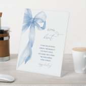 Wasserfarbe Dusty Blue Bow Ring Brautparty Sockelschild (In SItu)