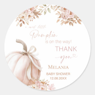 Wasserfarbe Pumpkin ist auf dem Weg Babydusche Runder Aufkleber