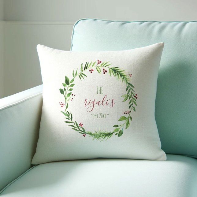 Wasserfarbe Rot und Grün Personalisiert Weihnachte Kissen (Christmas pillow personalized with your name surrounded by watercolor greenery)