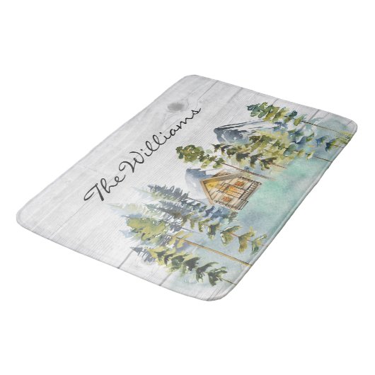 Wasserfarbe Rustikale Foggy Forest Mountain Kabine Badematte (Schrägansicht)