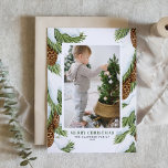 Wasserfarbe Schnee Pinecones Frohe Weihnachten Fot<br><div class="desc">Frohe Weihnachten! Senden Sie herzliche Grüße an Familie und Freunde mit dieser anpassbaren Foto Weihnachtskarte. Es zeigt Aquarellbilder von schneebedeckten Nadelkiefern und Kiefernnadeln. Die Texte sind vollständig editierbar. Personalisieren Sie diese durch Hinzufügen von Namen,  Nachricht,  Foto und anderen Details. Diese Aquarellweihenkarte ist perfekt für jeden Winterurlaub.</div>