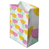 Wasserfarbe Wassermelone Rosa Gelbes Muster Mittlere Geschenktüte (Rückseite Schrägansicht)