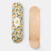 Wasserfarben-Mango-Muster mit grünen Blätter Skateboard (Vorderseite)
