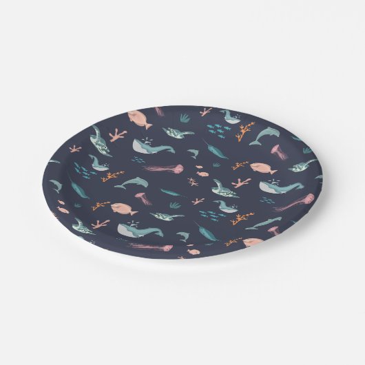 Wasserfarben Meerestiere Blaues Muster Pappteller (Schrägansicht)