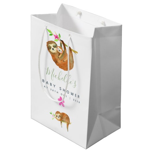 Wasserfarben-Sloth-Thema Babydusche Mittlere Geschenktüte (Vorderseite Schrägansicht)