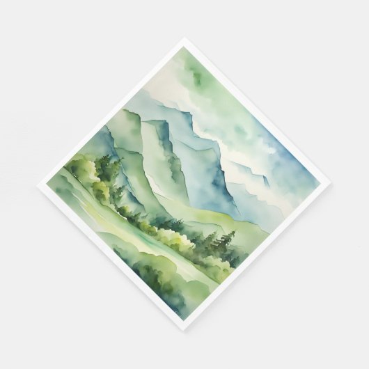 Wasserfarbene Berge und Bäume Serviette (Ecke)