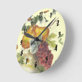 Wasserfarbene Birnen und Trauben Runde Wanduhr (Winkel)