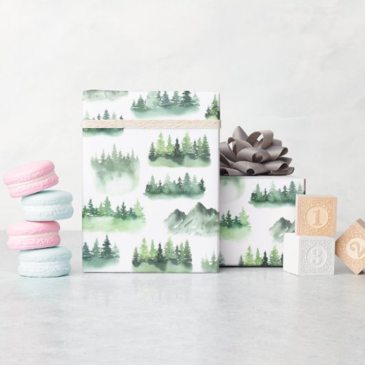 Wasserfarbene, grüne Bäume Waldmuster Geschenkpapier (Babyparty)