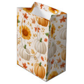 Wasserfarbene Herbstpumpen und Sonnenblumenmuster Mittlere Geschenktüte (Rückseite Schrägansicht)